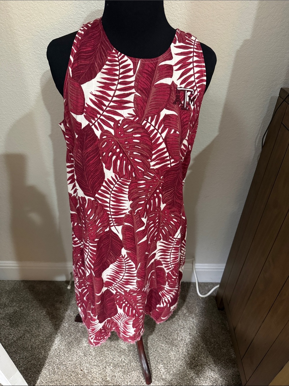 Texas A&M Tommy Bahama Red and White Tropical Leaf Shift Dress small